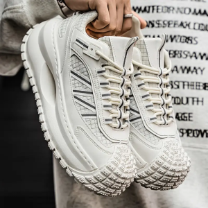VERSATILE SPORTS CASUAL SHOES